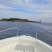 La grancopaise est à l'amarre devant l'ile La grancopaise est à l'amarre devant l'ile