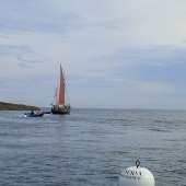La grancopaise est à l'amarre devant l'île La grancopaise est à l'amarre devant l'île