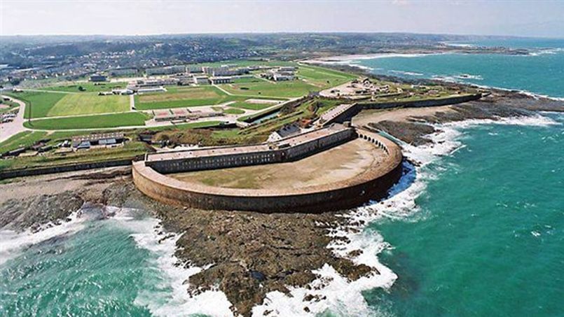 Vue aérienne du fort de Querqueville