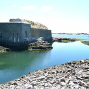 vue du port de l'ile du large Saint marcouf